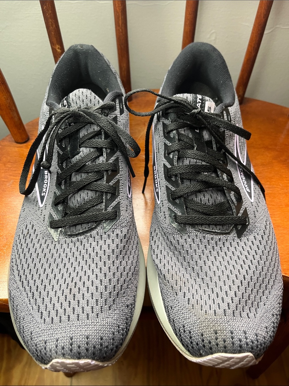 Brooks Levitate 5 Women’s Gray Running Shoes Size 11 EUC - Picture 3 of 10